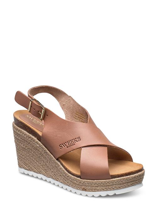 Olivia SWEEKS Brown