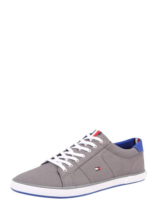 Se TOMMY HILFIGER Sneaker low 'Harlow'  blå / taupe / rød / hvid hos About You