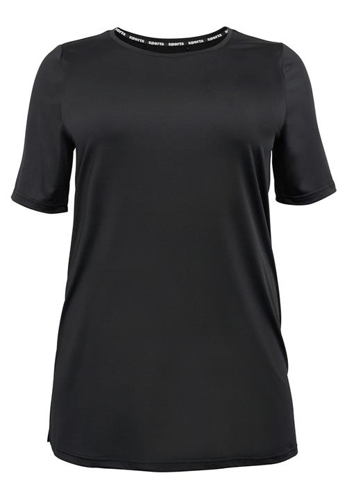 Se SHEEGO Shirts  sort / hvid hos About You