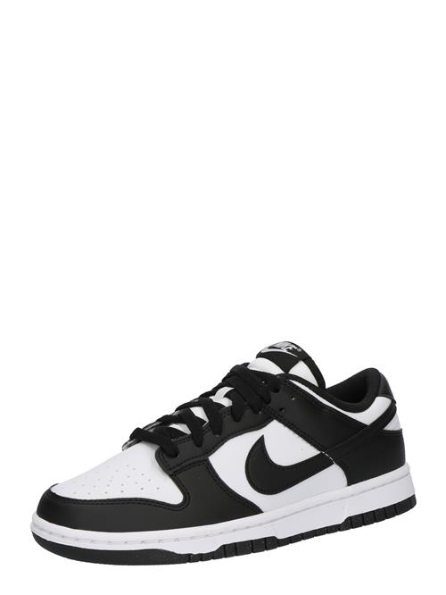Se Nike Sportswear Sneaker low 'Dunk Next Nature'  sort / hvid ved About You
