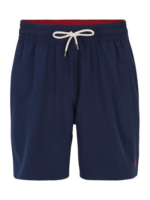 Se Polo Ralph Lauren Badeshorts 'TRAVELER'  marin / rød ved About You