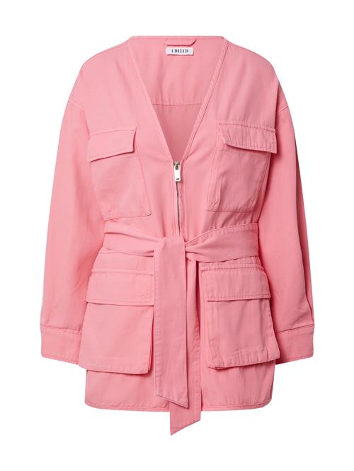Se EDITED Overgangsjakke 'Nayeli'  pink ved About You