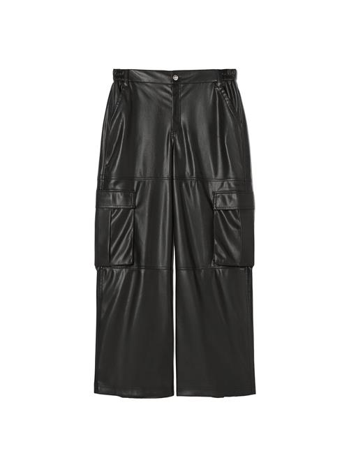 Se Bershka Bukser  sort ved About You