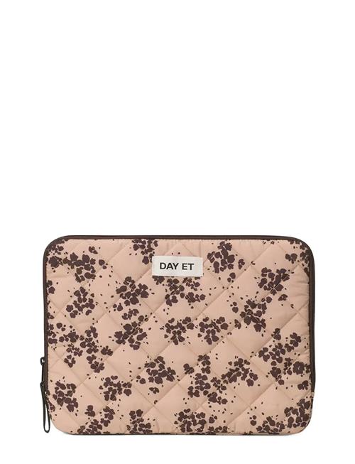 Day Gweneth Re-Q Buca Folder13 DAY ET Pink