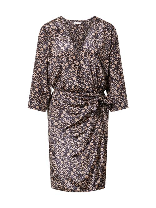 Se Freebird Icons Kjole  beige / navy ved About You