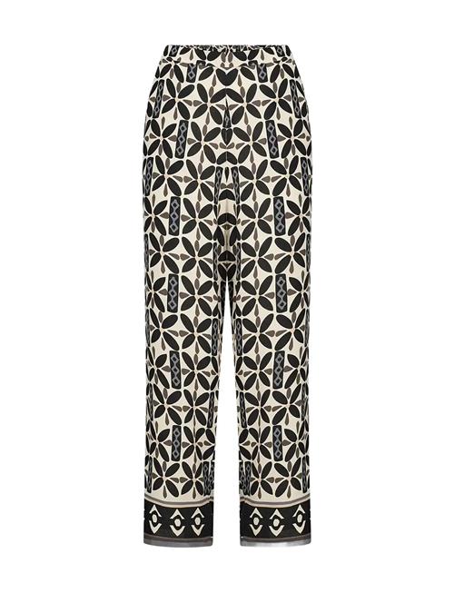 Sc-Sandra Soyaconcept Patterned