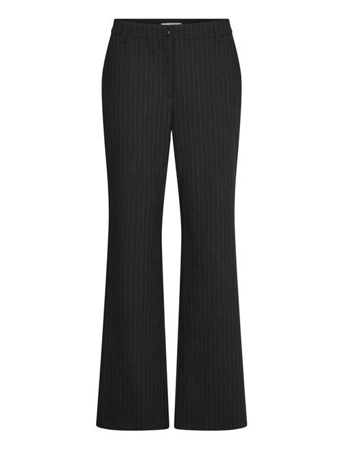 Cwthira Claire Woman Black