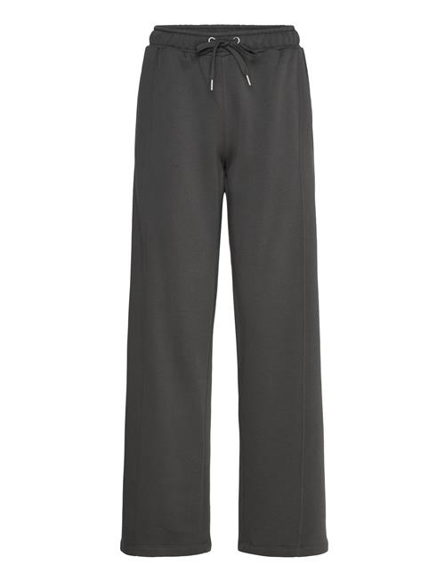 Lr-Nuka Levete Room Grey