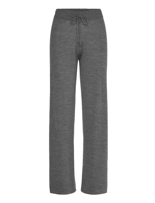 Lr-Ismaila Levete Room Grey