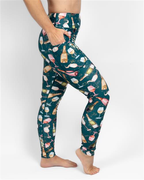 Se Lillemor x Champagnekassen Signature Sip Happens Leggings ved Maya Freya