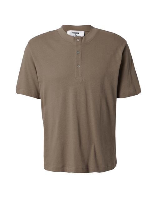 ABOUT YOU x Jaime Lorente Bluser & t-shirts 'Bruno'  lysebrun