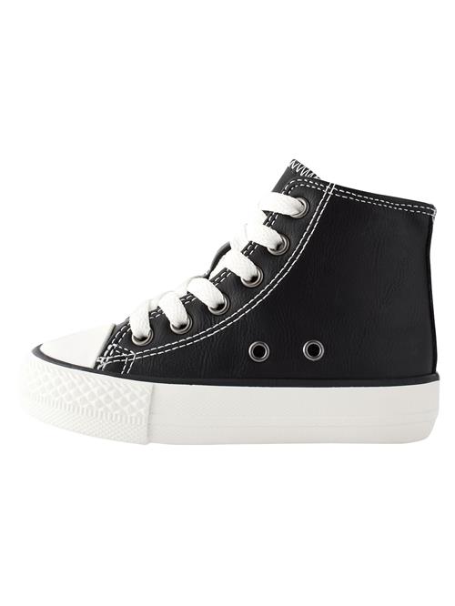 Se Next Sneakers  sort / hvid hos About You