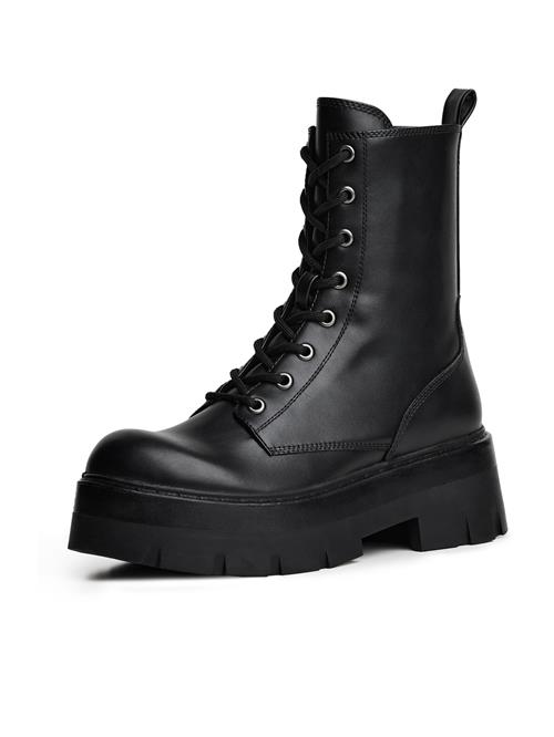 Bershka Snørestøvletter  sort