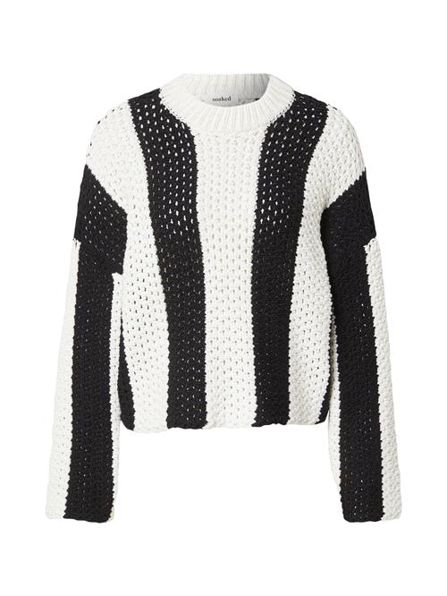 Se SOAKED IN LUXURY Pullover 'Menaka'  sort / hvid ved About You
