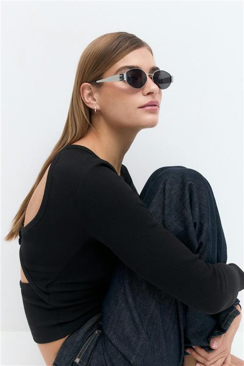 Gina Tricot - Oval metal frame sunglasses - Solbriller - Sort - ONESIZE - Dame