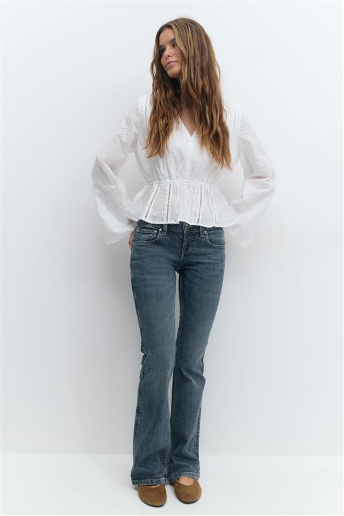 Gina Tricot - Ultra low bootcut jeans - Low waist jeans - Blå - 36 - Dame