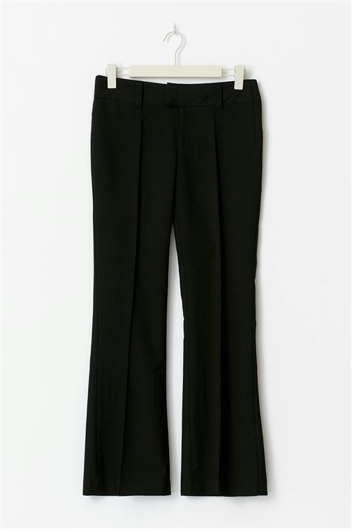 Gina Tricot - Petite low bootcut trousers - sorte-habitbukser - Sort - 36 - Dame