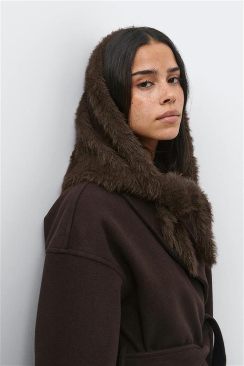 Gina Tricot - Hairy triangle scarf - Tørklæder og halstørklæder - Brun - ONESIZE - Dame