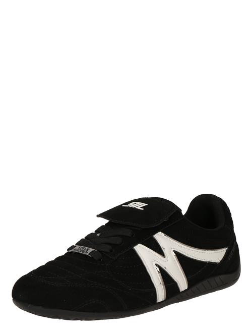 STEVE MADDEN Sneaker low 'Freekick'  sort / hvid
