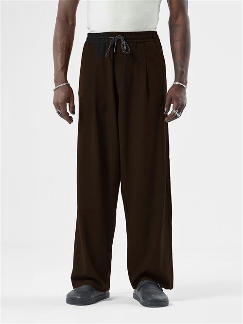 VAMOS CLO Bukser med lægfolder  brun