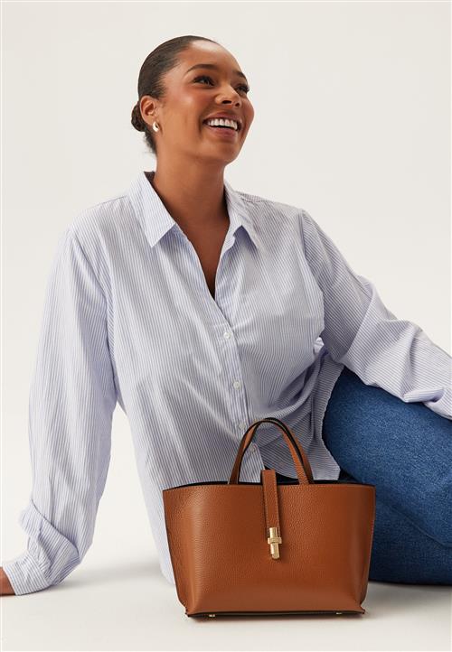 Latalia Aversa Leather Handbag