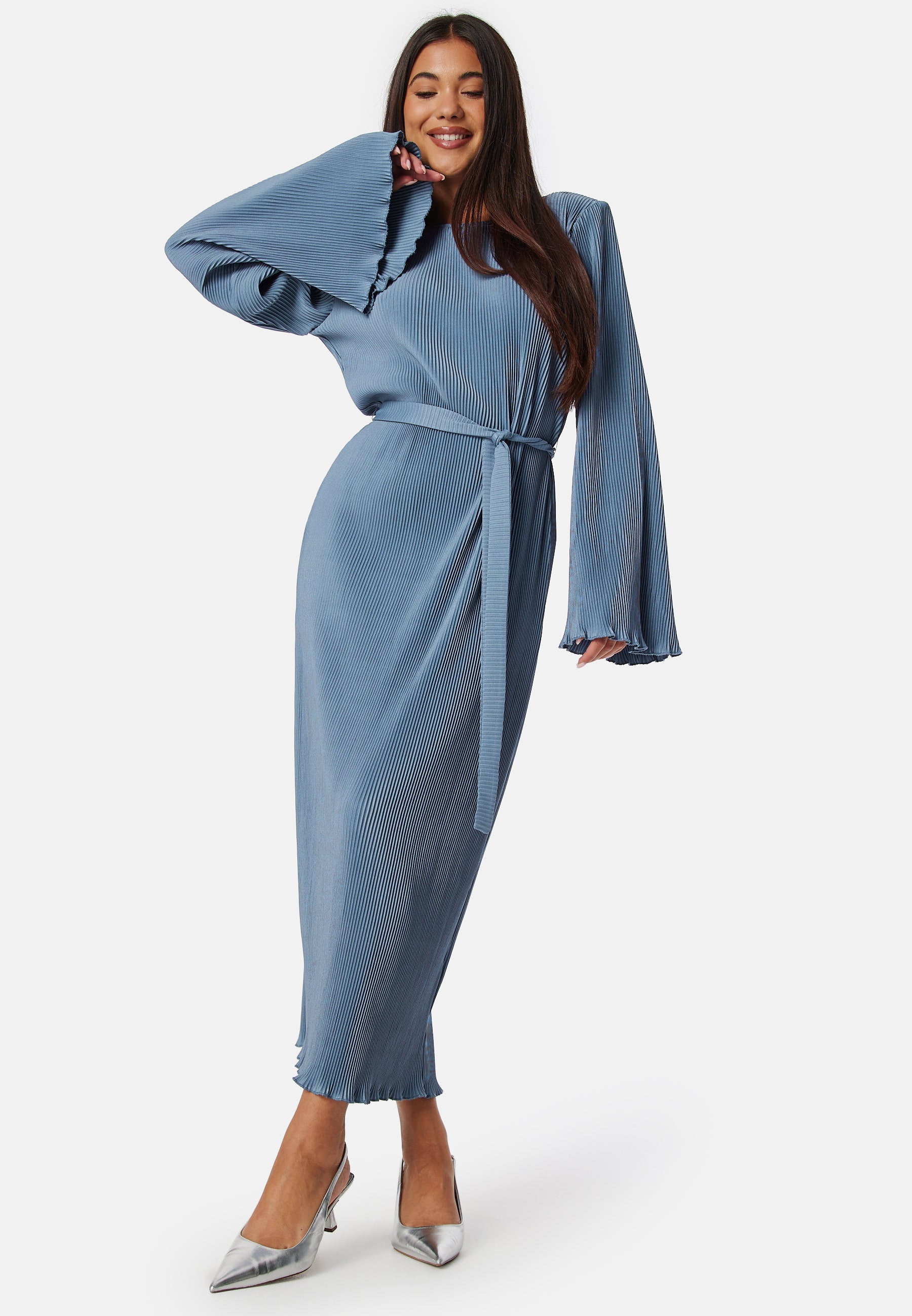 BUBBLEROOM Pleated Tie Midi Dress