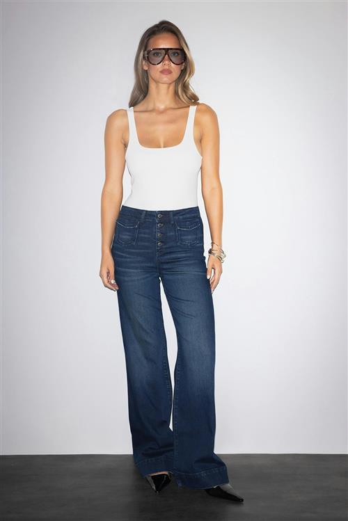 Gina Tricot - Waist hug flare jeans - Flare & bootcut jeans - Blå - 32 - Dame