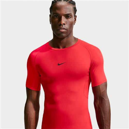 Tætsiddende Nike Pro Dri-FIT-fitnessoverdel med korte ærmer til mænd - rød