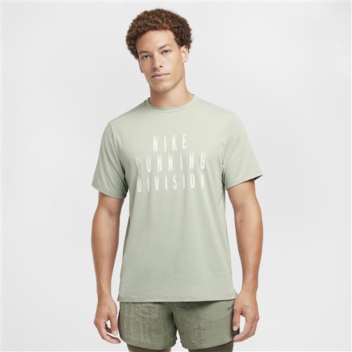 Nike Rise 365 Running Division-Dri-FIT-løbetop med korte ærmer til mænd - grøn