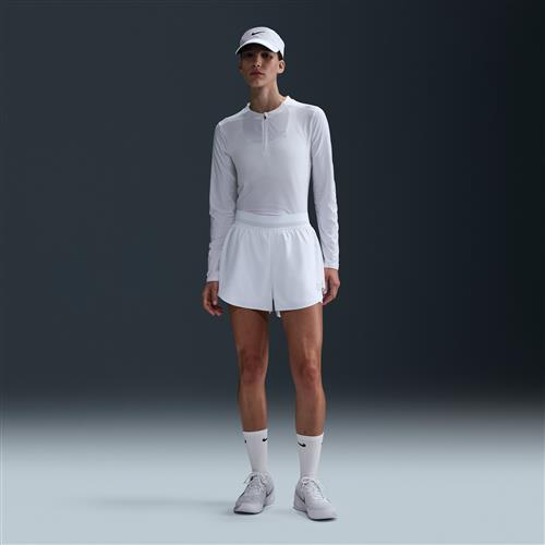 NikeCourt Ace Advantage Dri-FIT-tennisshorts til kvinder - hvid