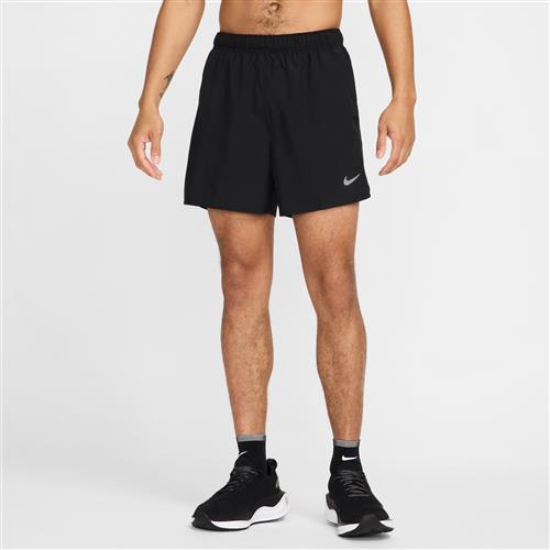 Alsidige Nike Challenger-Dri-FIT-2-i-1-løbeshorts (13 cm) til mænd - sort