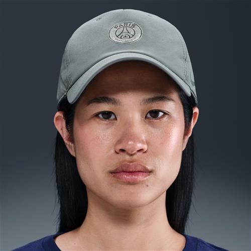 Paris Saint Germain 2025/2026 Nike Club Cap US CB L Urban - grå