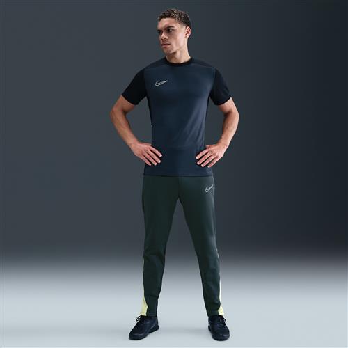 Nike Academy Winter Warrior Therma-FIT-fodboldbukser til mænd - grøn