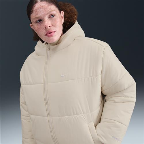 Løstsiddende Nike Classic Puffer Therma-FIT-jakke med hætte til kvinder (plus size) - grå