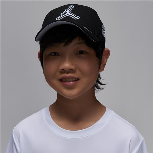 Jordan-kasket med buet skygge til større børn - sort