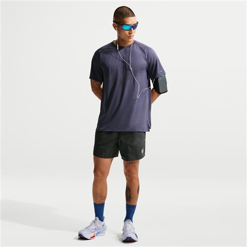 Nike Stride-løbeshorts med indershorts (13 cm) og reflekterende detaljer til mænd - sort