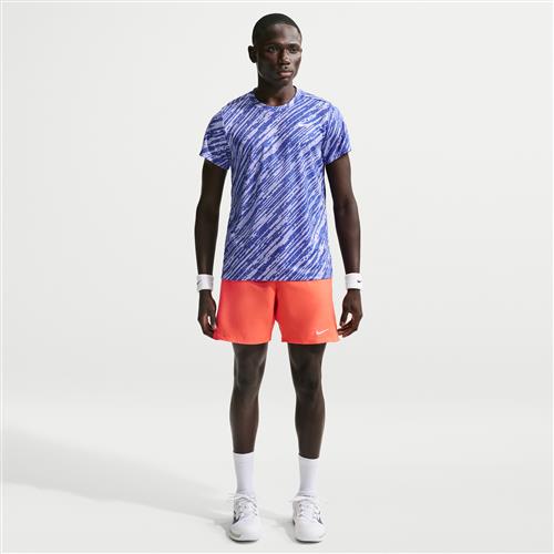 NikeCourt Victory Dri-FIT-tennisshort (18 cm) til mænd - Orange