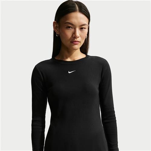 Langærmet Nike -T-shirt i rib med tætsiddende pasform til kvinder - sort