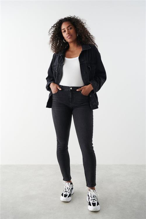 Gina Tricot - Mid waist skinny jeans - mid waist jeans - Sort - 36 - Dame