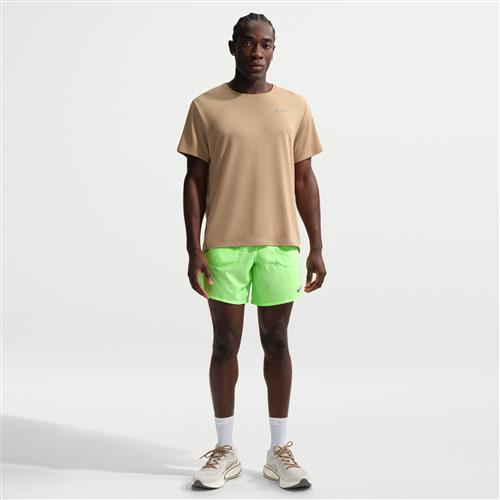 Nike Stride Dri-FIT-løbeshorts med indershorts (18 cm) til mænd - grøn