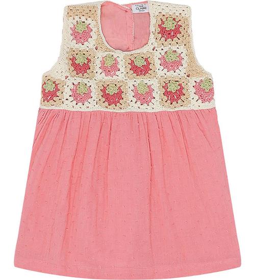 Se Hust and Claire Kjole - HCKria - Strawberry Crochet/Blushing hos KidsWorld