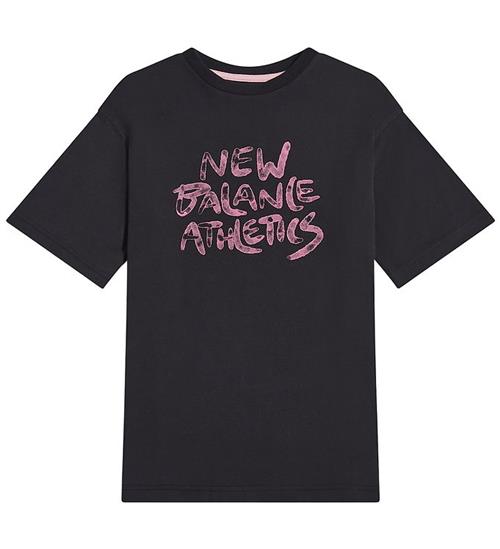 New Balance T-shirt - Graffiti Graphic - Caviar