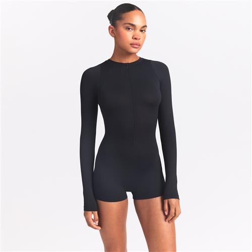 NikeSKIMS Airy langærmet heldragt til kvinder - sort