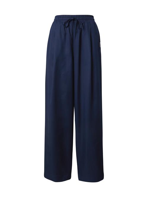 Iriedaily Bukser med lægfolder 'Tenca'  mørkeblå