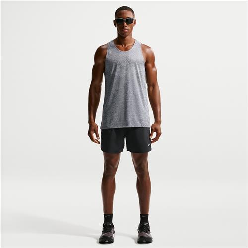 Nike Challenger-Dri-FIT-løbeshorts (13 cm) med indershorts til mænd - sort