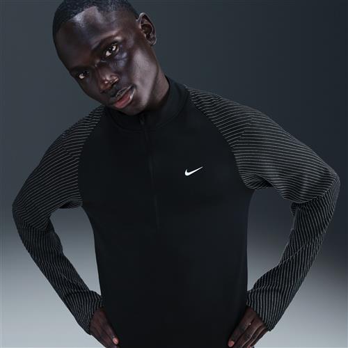 Nike Dri-FIT-løbeoverdel med 1/2 lynlås og refleksdetaljer til mænd - sort