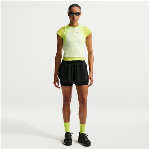 Nike Flow Dri-FIT 2-in-1 mesh-løbeshorts til kvinder - sort