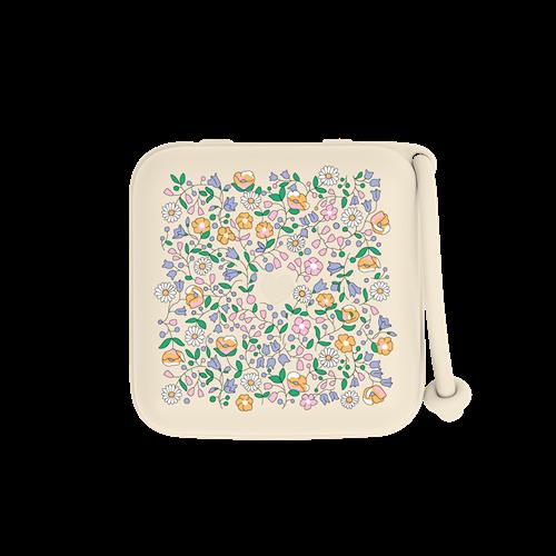 BIBS Liberty Sutteboks Chloe Meadow Ivory Chloe Meadow Ivory One Size  Hvid  One Size  unisex