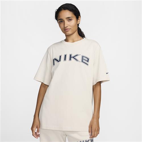 Løs Nike -T-shirt med korte ærmer og grafik til kvinder - brun