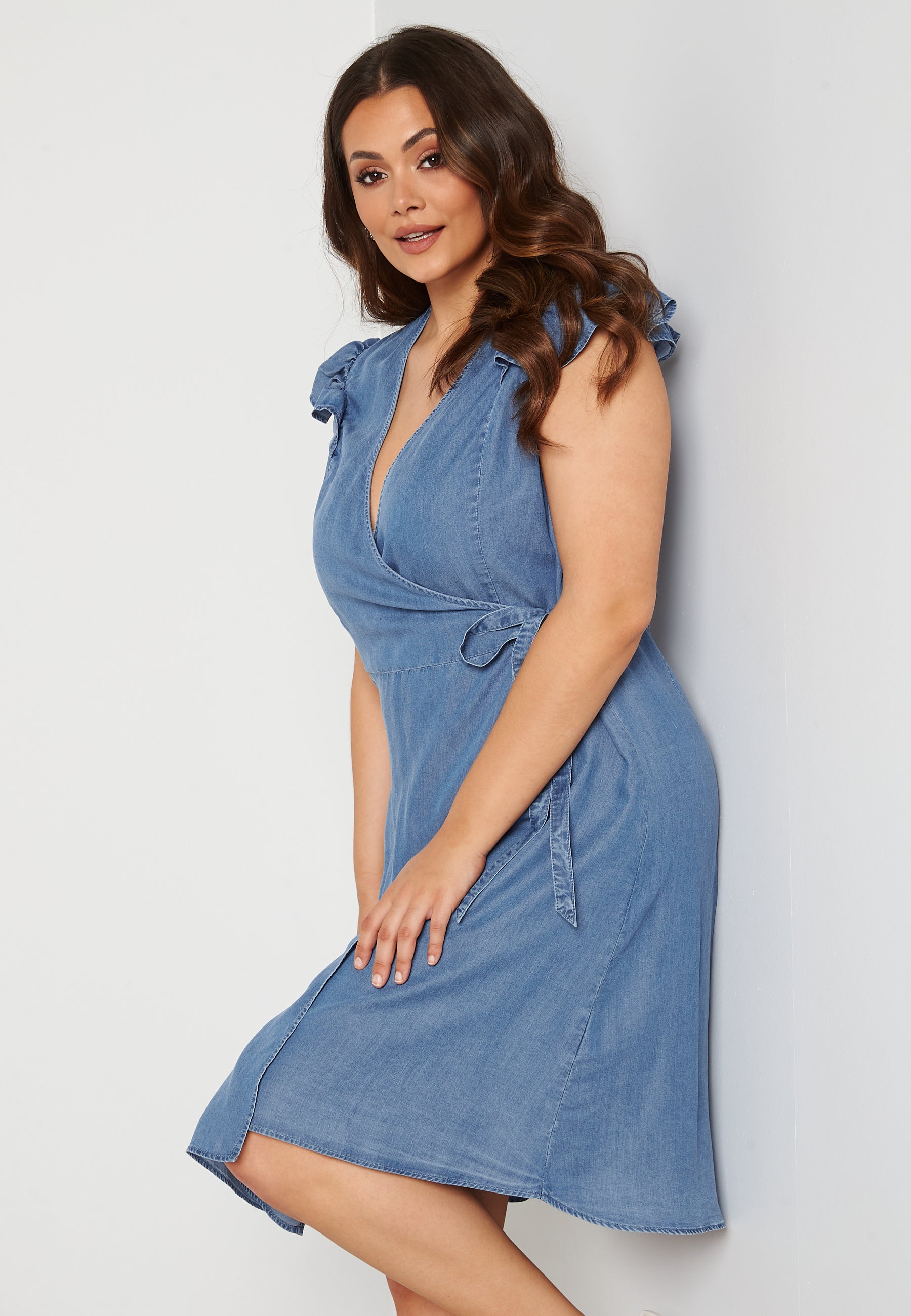 Bubbleroom Naena SL On Knee Dress